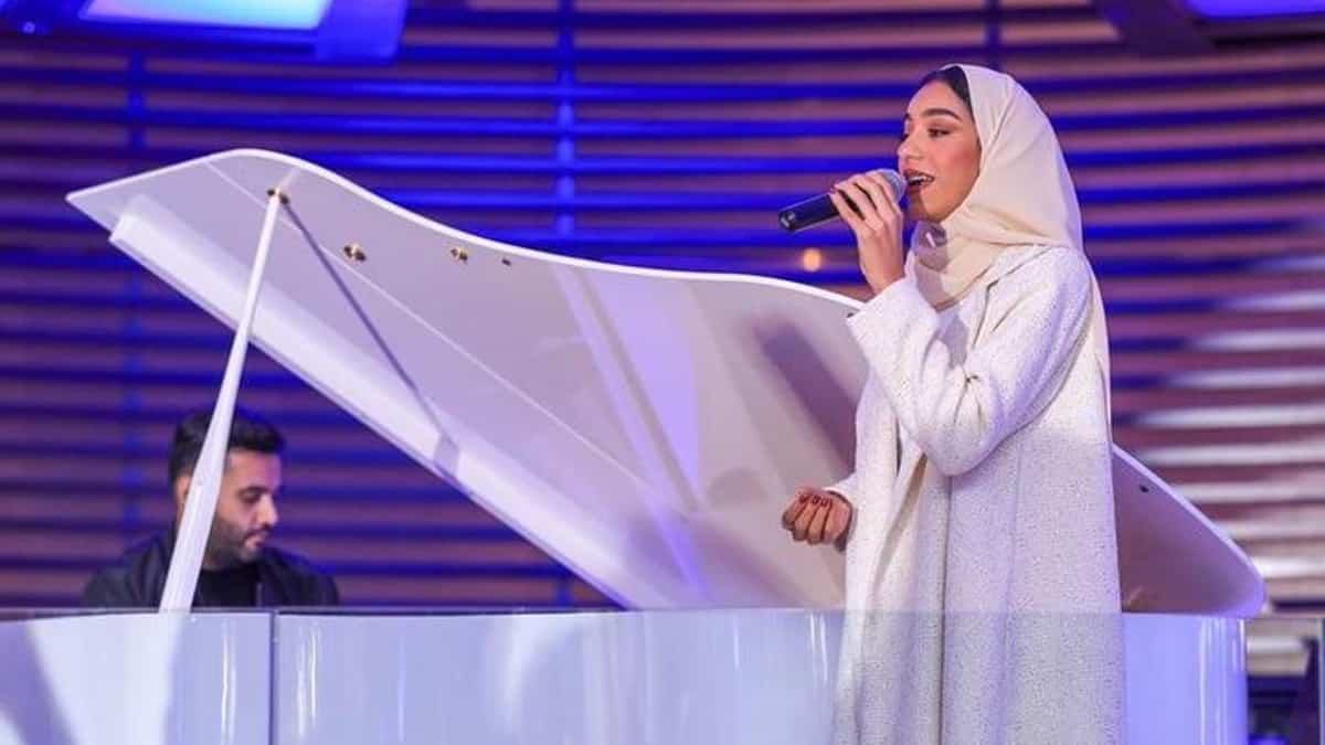 بعد فوزها بإحدى جوائز Joy Awards..من هى المطربة الشابة السعودية زينة عماد؟