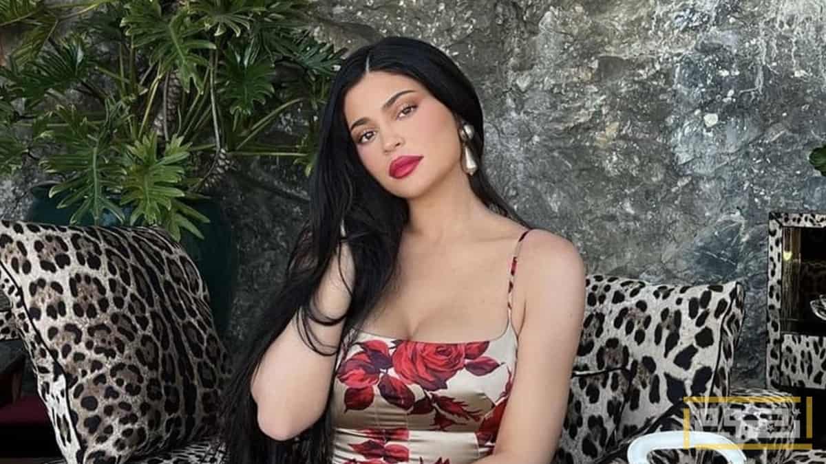 كايلي جينر تفاجئ الجمهور بأول صورة لمولودها الثاني بعد 11 شهر من ميلاده