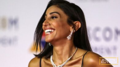 دينا الشربيني تقلد شريهان