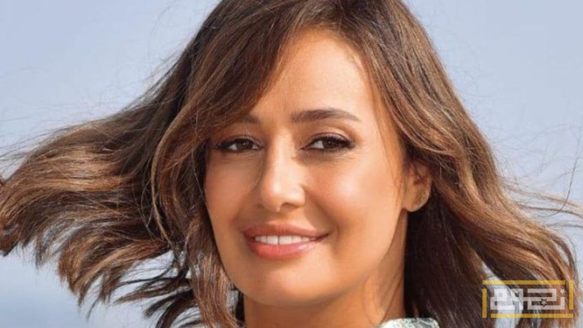هل تتجه حلا شيحة لمجال تصميم الأزياء؟
