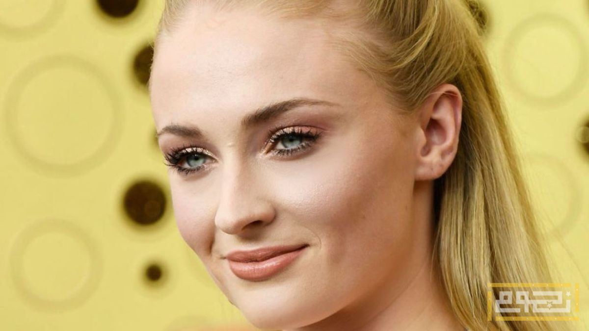 صوفي تيرنر تجسد نسخة فائقة القوة من لارا كروفت