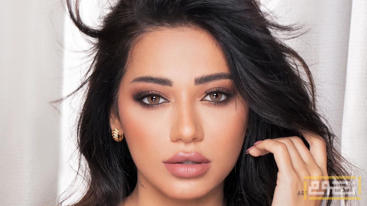 رحمة رياض تدعم زوجها إلكسندر علوم بعد إصابته