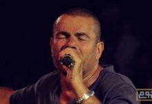 عمرو دياب حضر حفل زفاف ابنة شقيق الفنان ورجل الأعمال عماد زيادة، الذي كان في استقبال الهضبة لحظة وصوله إلى الحفل