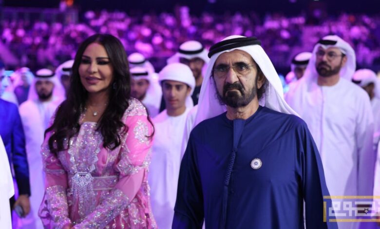 انطلق الحفل الختامي للنسخة الرابعة من مبادرة "صناع الأمل" في دبي بغناء النشيد الوطني الإماراتي، وتشاركت النجمة أحلام مع النجم حسين الجسمي
