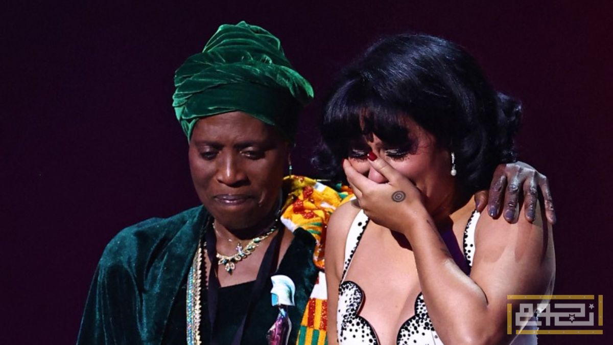 شهدت مراسم توزيع جوائز Brit Awards 2024 العديد من اللقطات البارزة، بالأضافة إلى تواجد العديد من النجوم ومنهم أيضاً إيلي جولدينج وكالفين