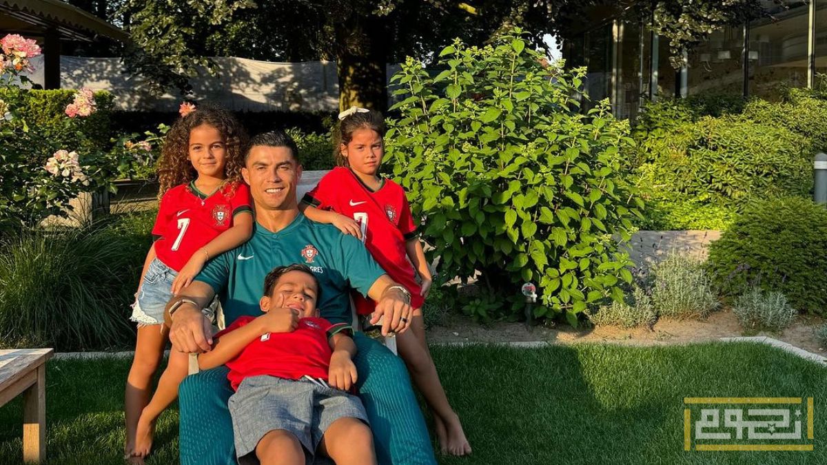 لقطات مرحة تجمع كريستيانو رونالدو مع أطفاله في إجازته الصيفية