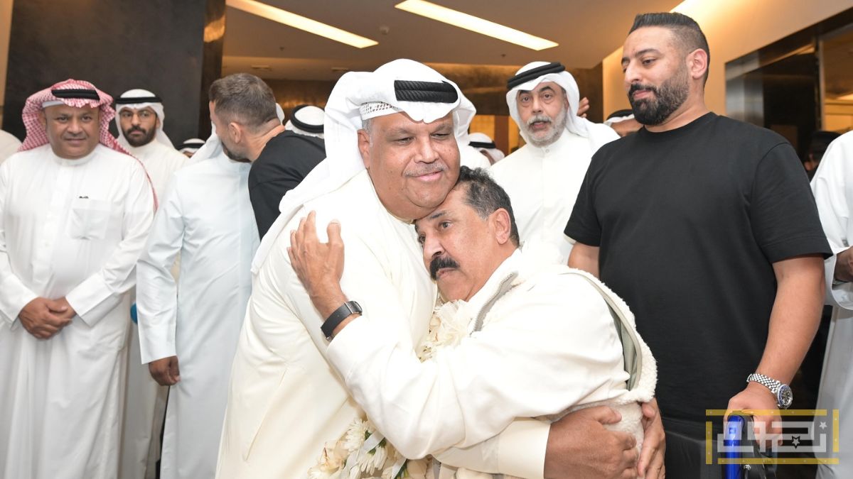 هكذا استقبل نبيل شعيل صديقة عبدالله الرويشد بعد رحلته العلاجية