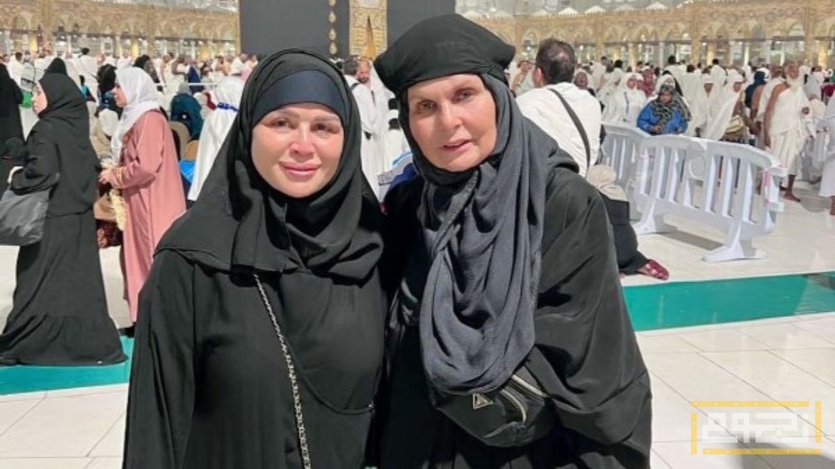 إلهام شاهين تؤدي مناسك العمرة برفقة يسرا وشقيقها أمير شاهين