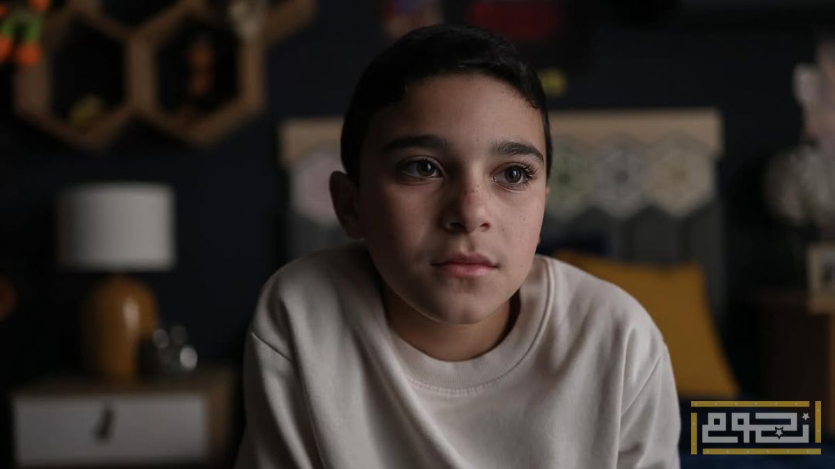 الطفل علي البيلي نجم مسلسل "لام شمسية" يٌبكي أمينة خليل على الهواء