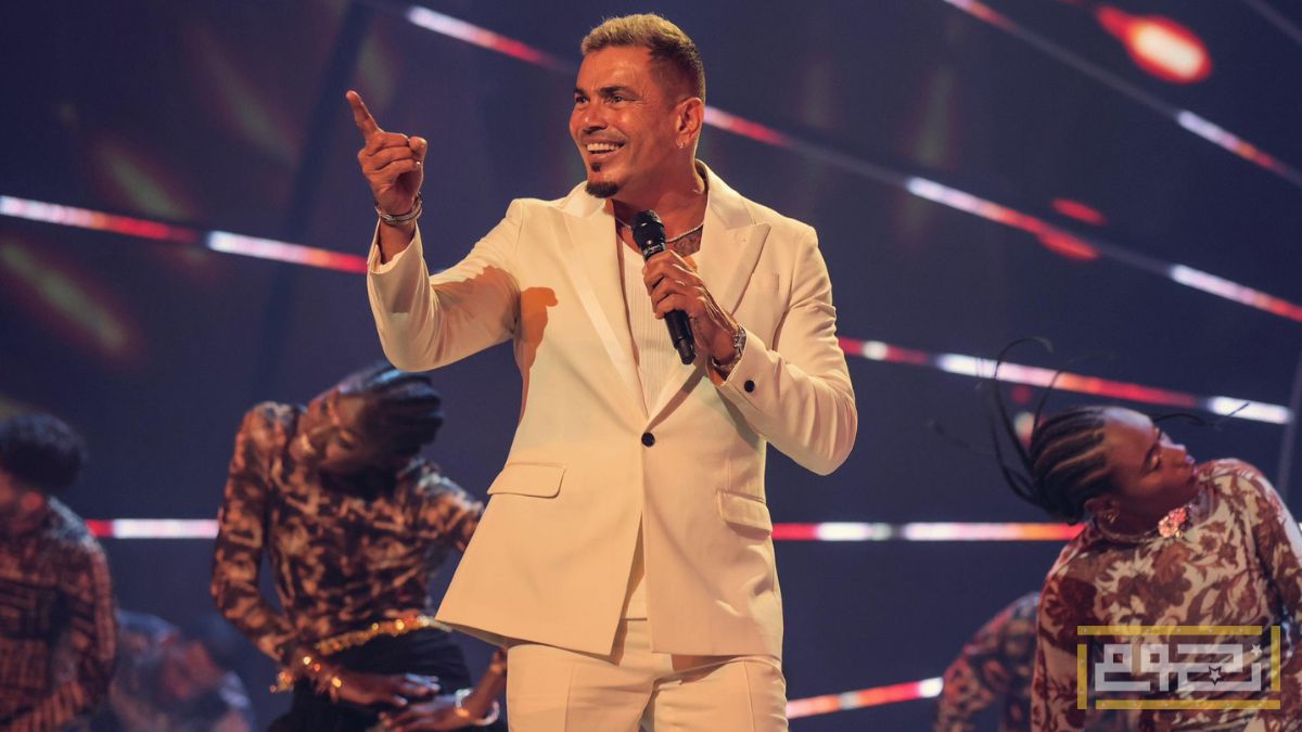 كيف حافظ عمرو دياب على الصدارة رغم تجاوز الستين؟