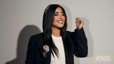 شجون الهاجري تحتفل بجائزة جوي أوورد