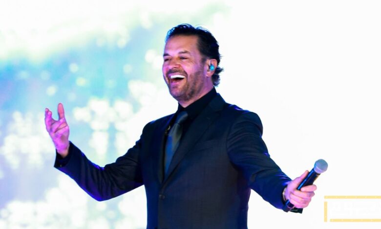 القصة كاملة وراء منع راغب علامة من الغناء في مصر