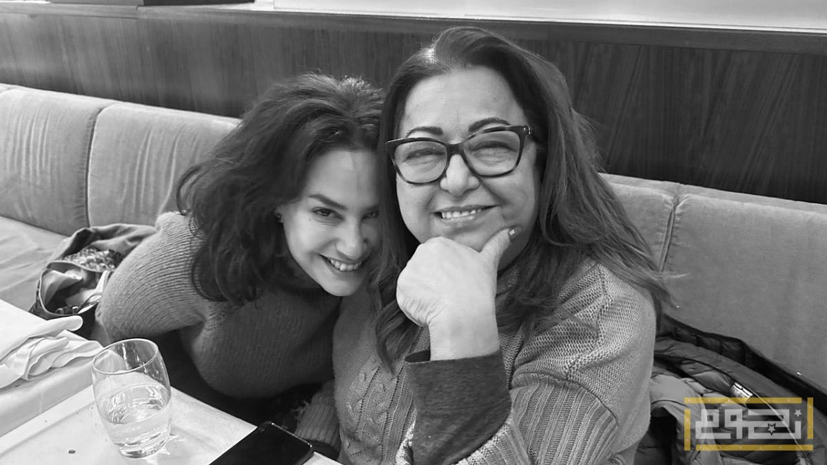 هند صبري تنشر صورة جديدة مع والدتها