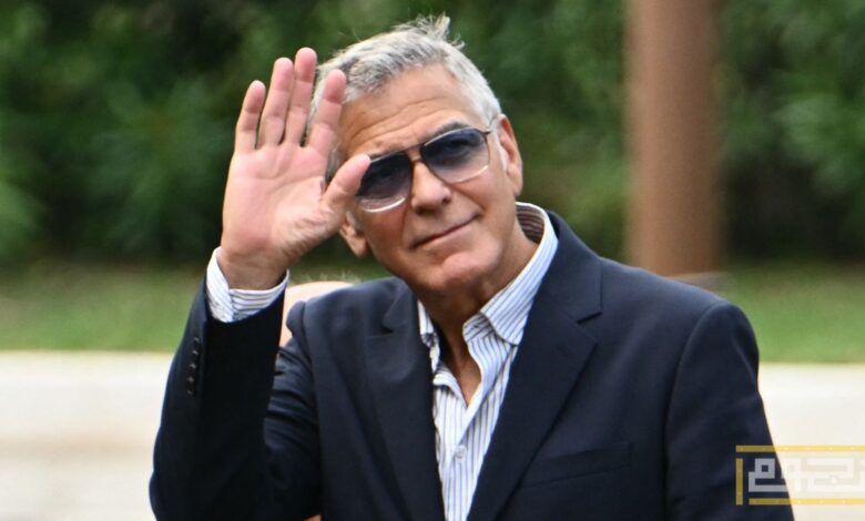 أبرز لقطات النجوم على السجادة الحمراء في افتتاح مهرجان فينيسيا