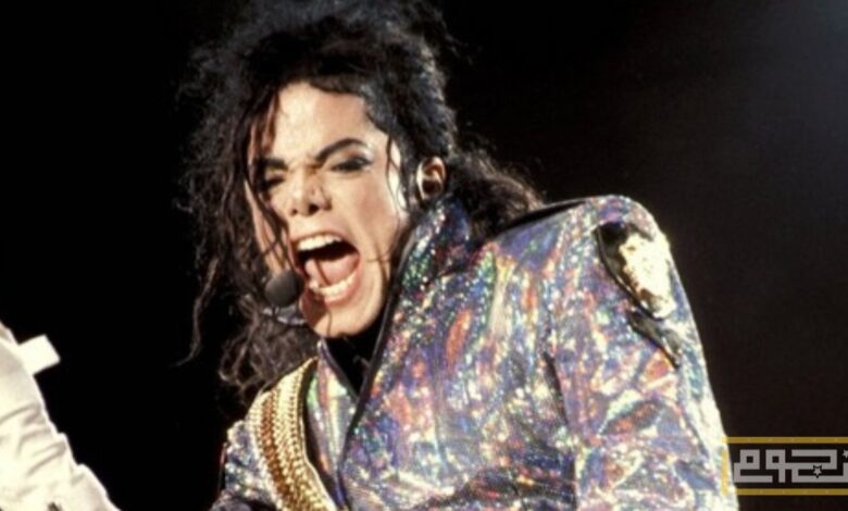 تفاصيل بيع جوارب مايكل جاكسون