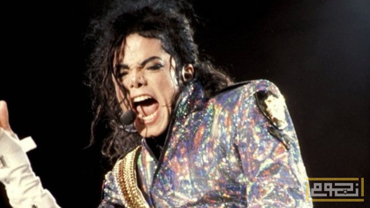 تفاصيل بيع جوارب مايكل جاكسون