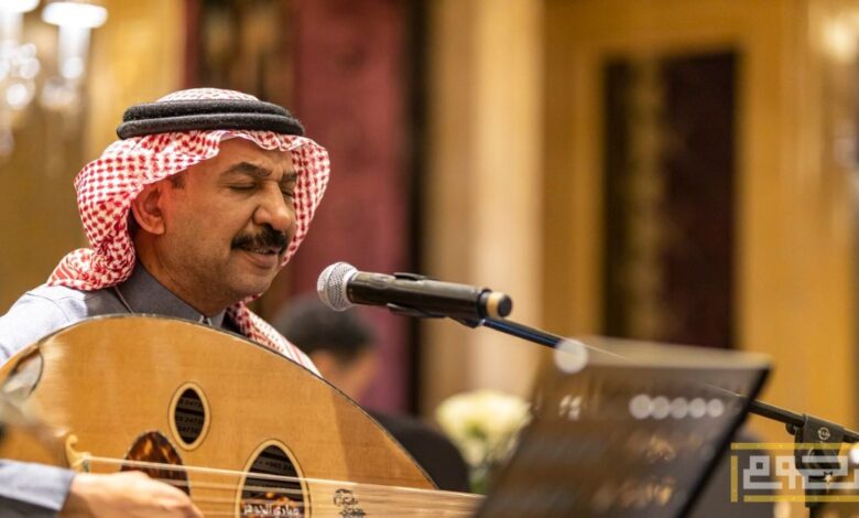 لماذا بكى عبادي الجوهر على مسرحه بجدة؟