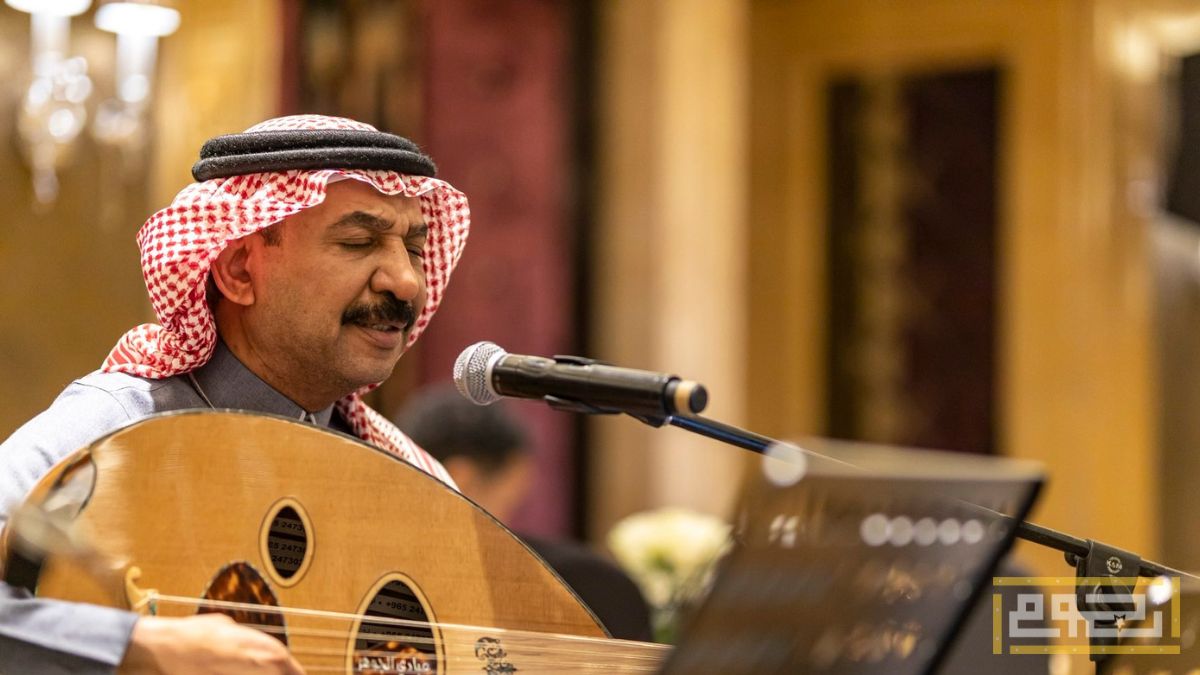 لماذا بكى عبادي الجوهر على مسرحه بجدة؟