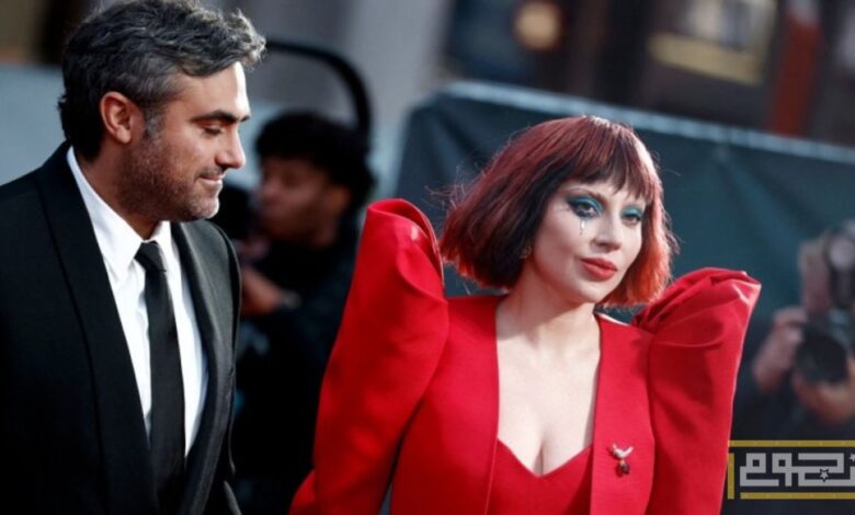 ليدي غاغا تحتفل بجائزة مطربة العام