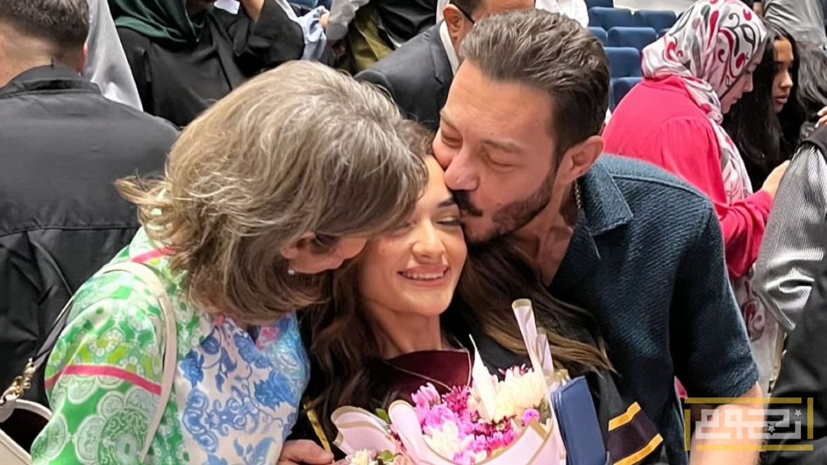 أحمد زاهر يحتفل بتخرج ابنتيه ملك وليلى