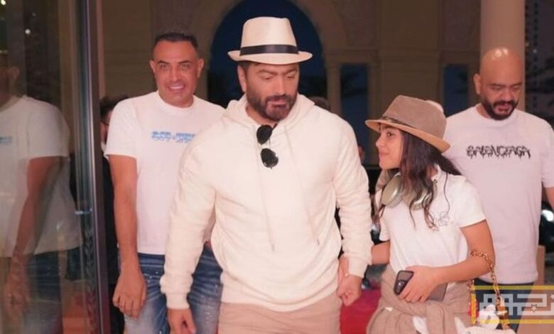 تالية تامر حسني تساند والدها في رحلته بأوروبا