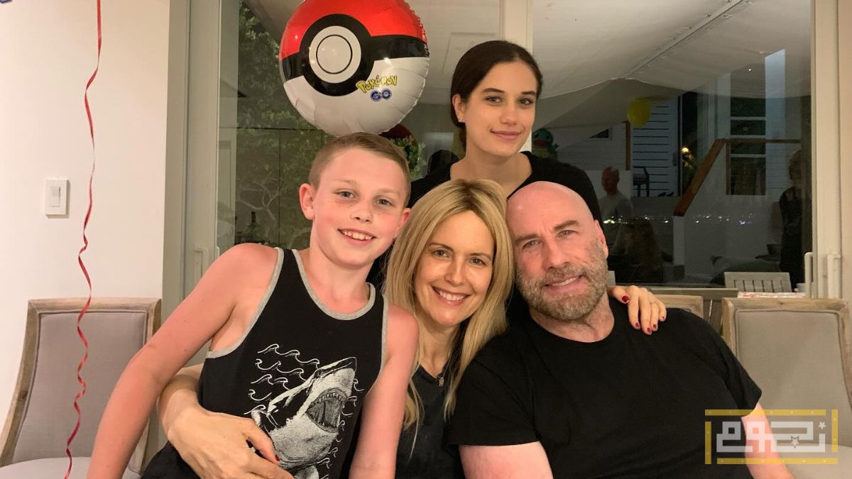 مفاجأة صادمة حول هوية أم ابن جون ترافولتا الأصغر