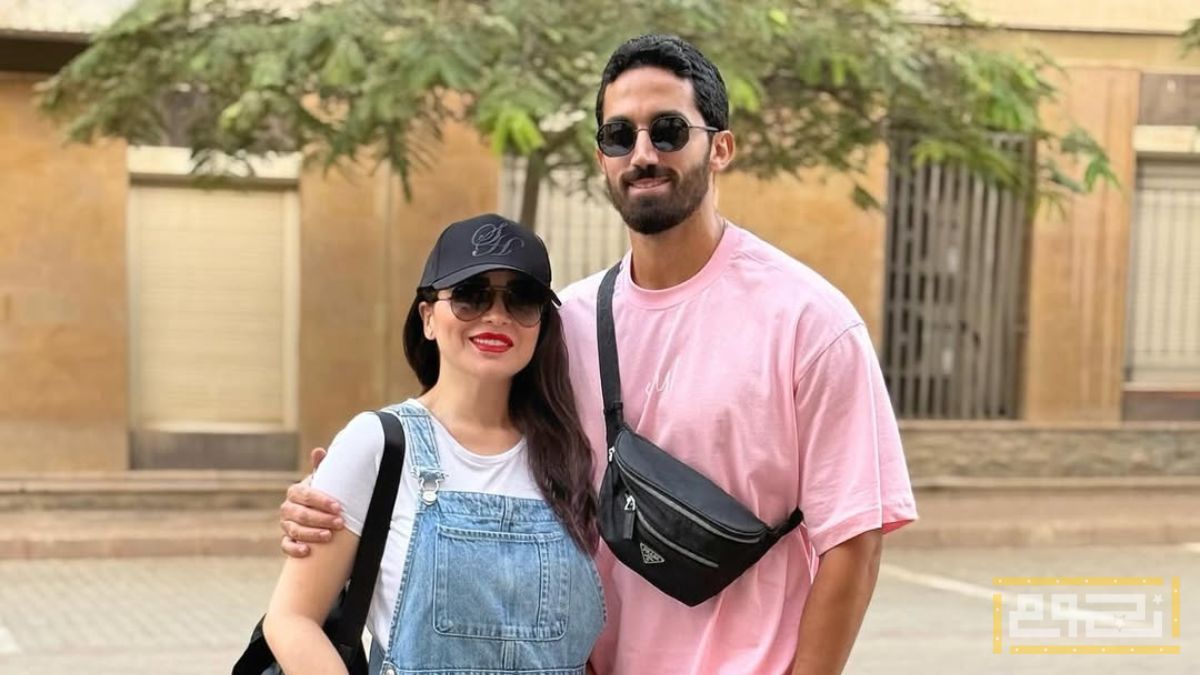 ظهور رومانسي متكرر لـ مي عز الدين مع زوجها