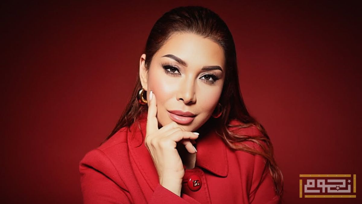 ألين خلف تبكي تأثراً على المسرح