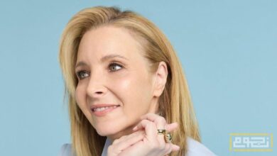 صاحبة شخصية فيبي في "Friends" تكشف تفاصيل صادمة عن المسلسل