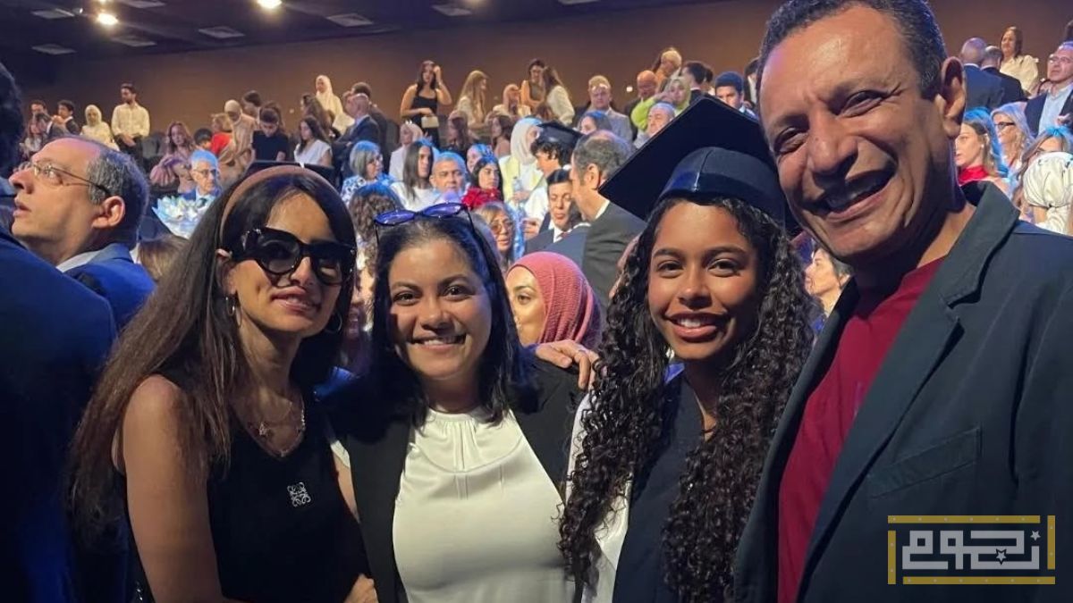 زينة بجوار ابنة شيرين عبدالوهاب في تخرجها