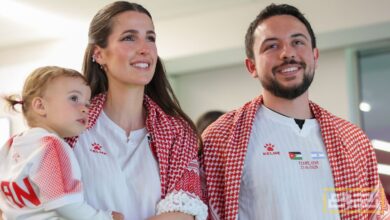 الأمير الحسين والأميرة رجوة يدعمان المنتخب الأردني