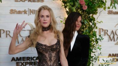 ساندرا بولوك تحتفل مع نيكول كيدمان بفيلم "Practical Magic 2"